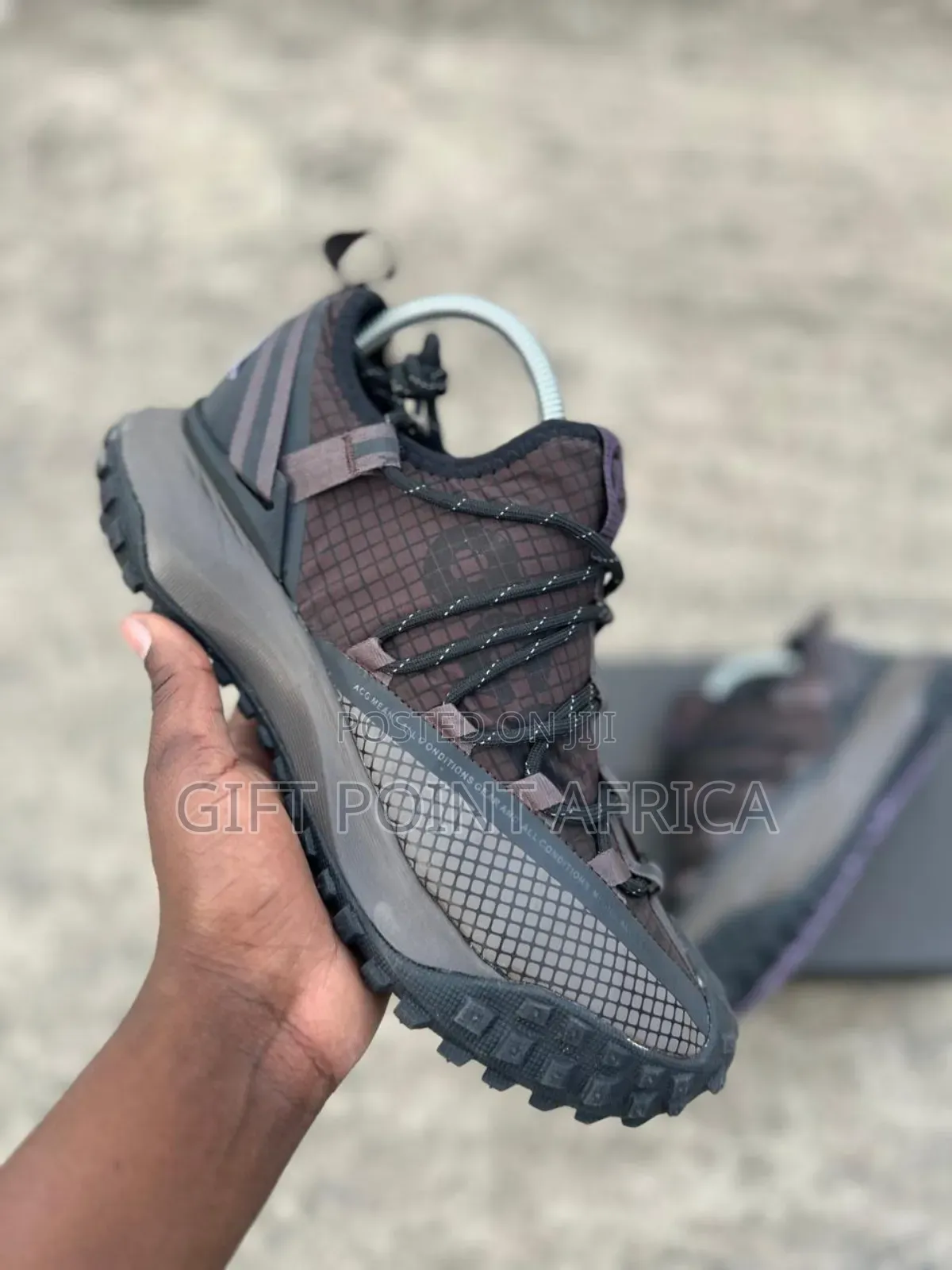 Nike ACG Mountain Fly Low React "Waterproof"
Sneakers