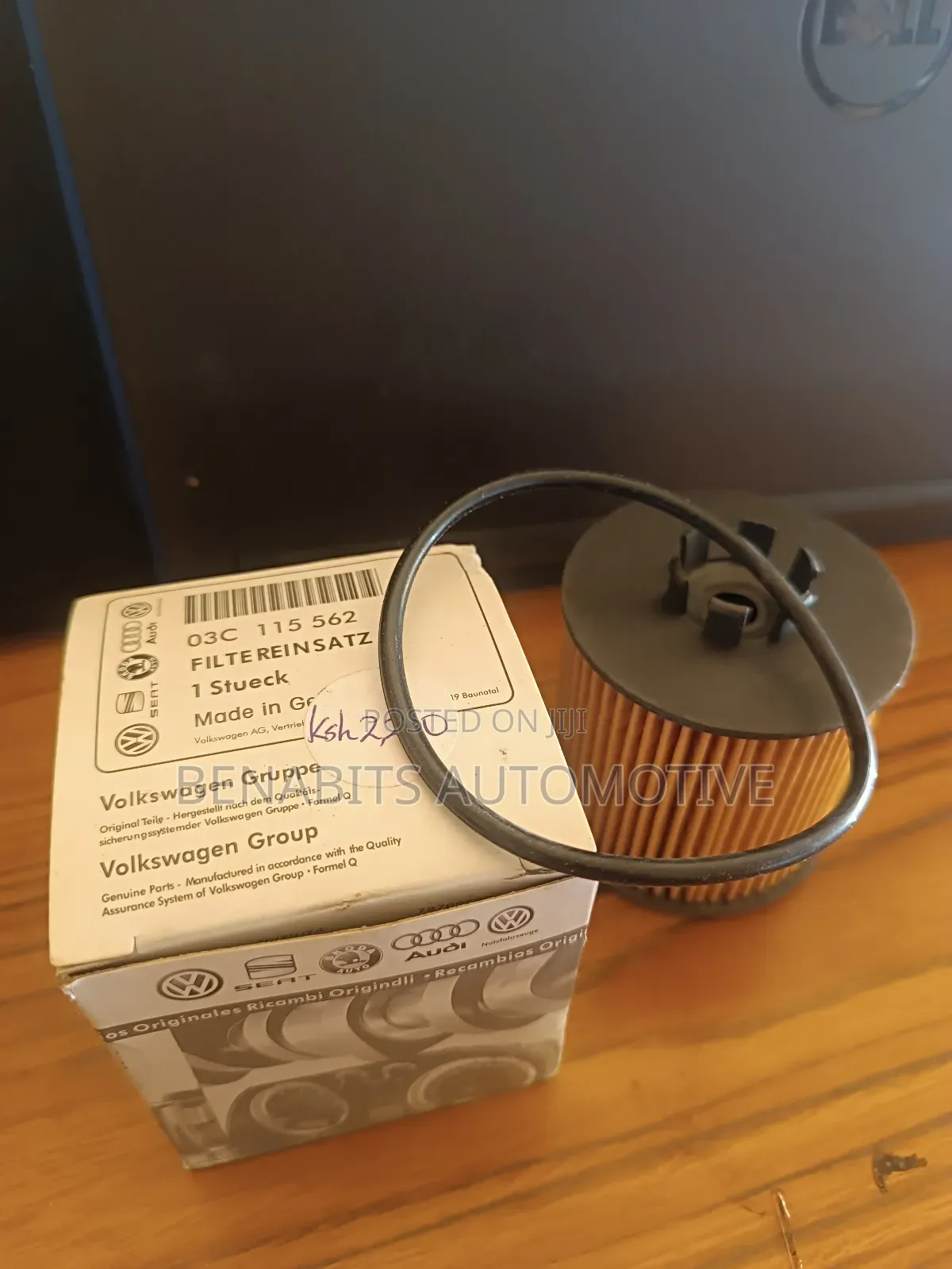 Genuine Vw Audi Oil Filter 03C 115 562