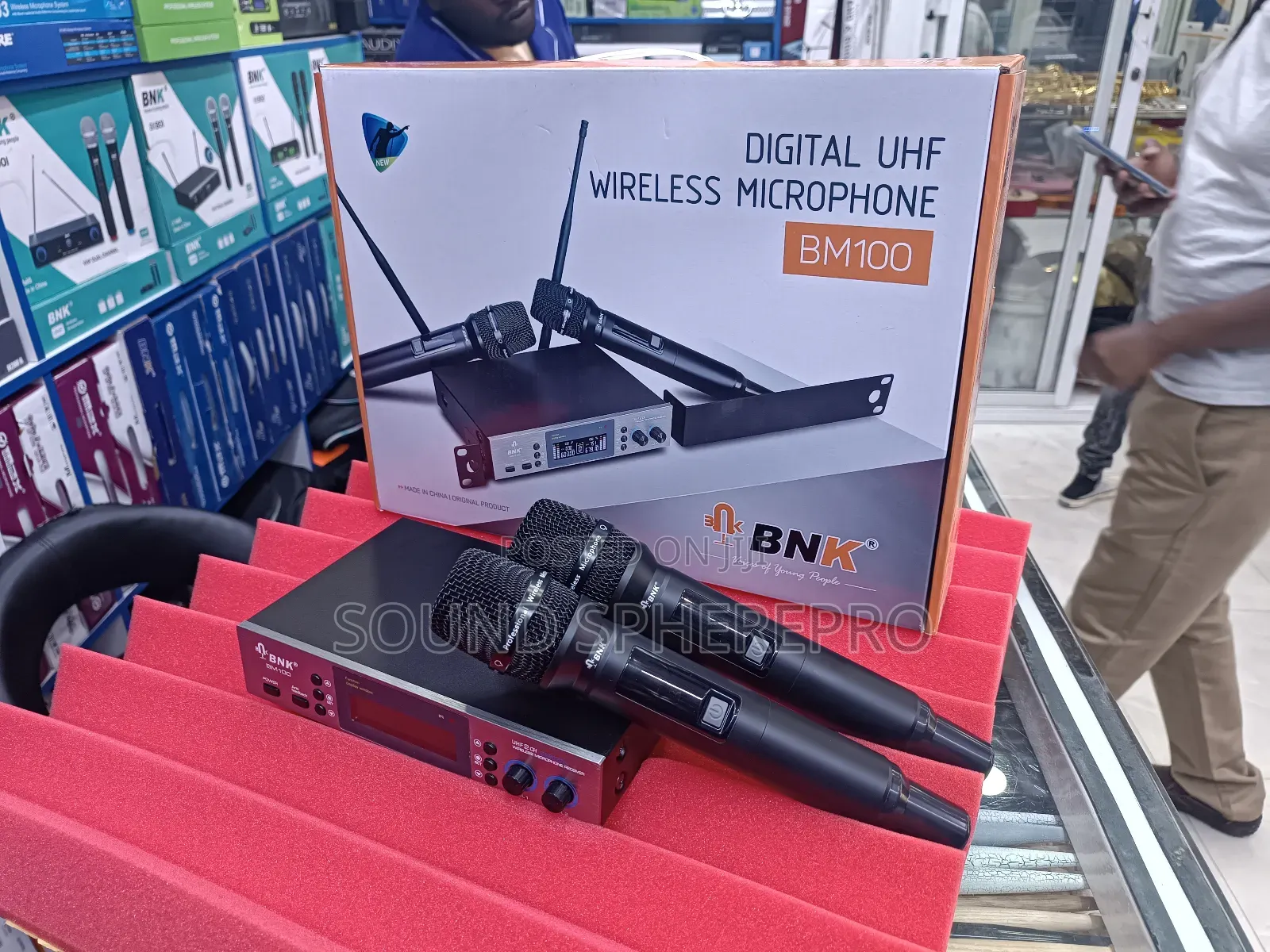 BNK BM100 2in1 Wireless Microphone