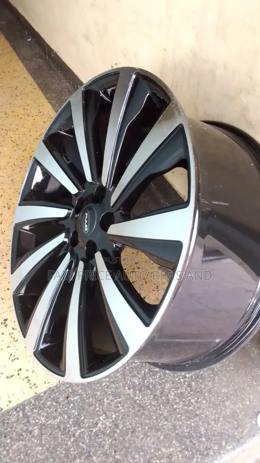Sports Rims Namba Ishirini Na Mbili