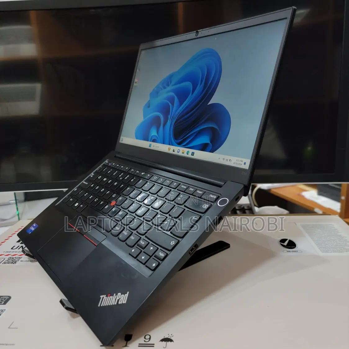 Laptop Lenovo ThinkPad E14 Gen 4 16GB Intel Core I7 SSD 512GB