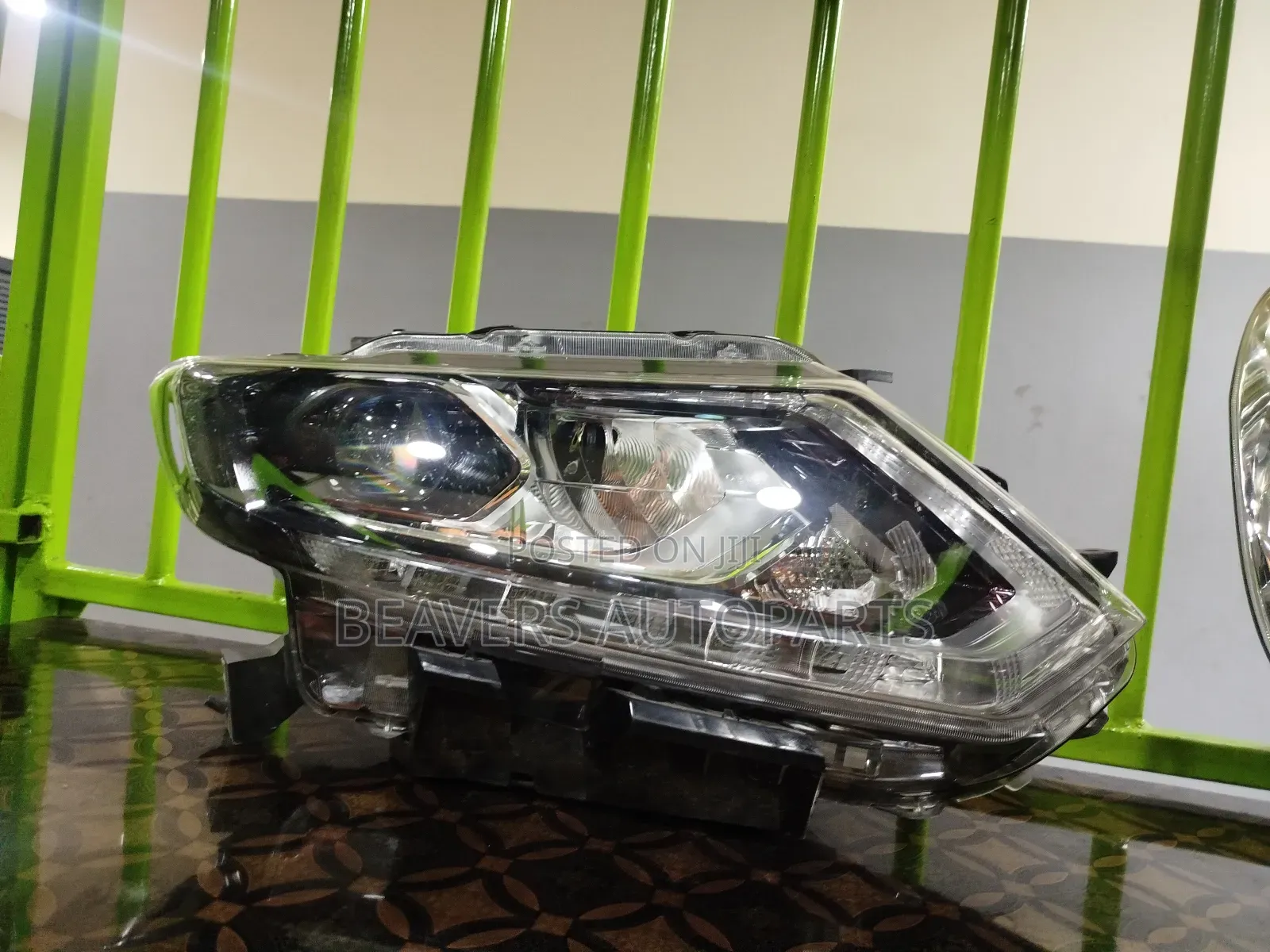 Xtrail T32 Headlight
