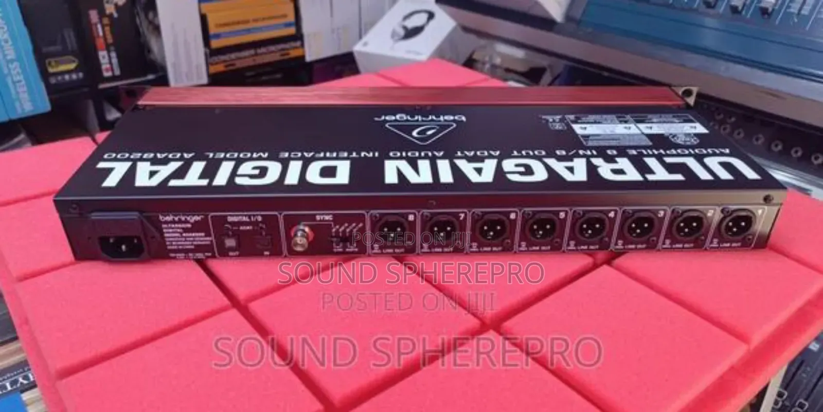 Behringer ADA8200 Preamp Ultragain