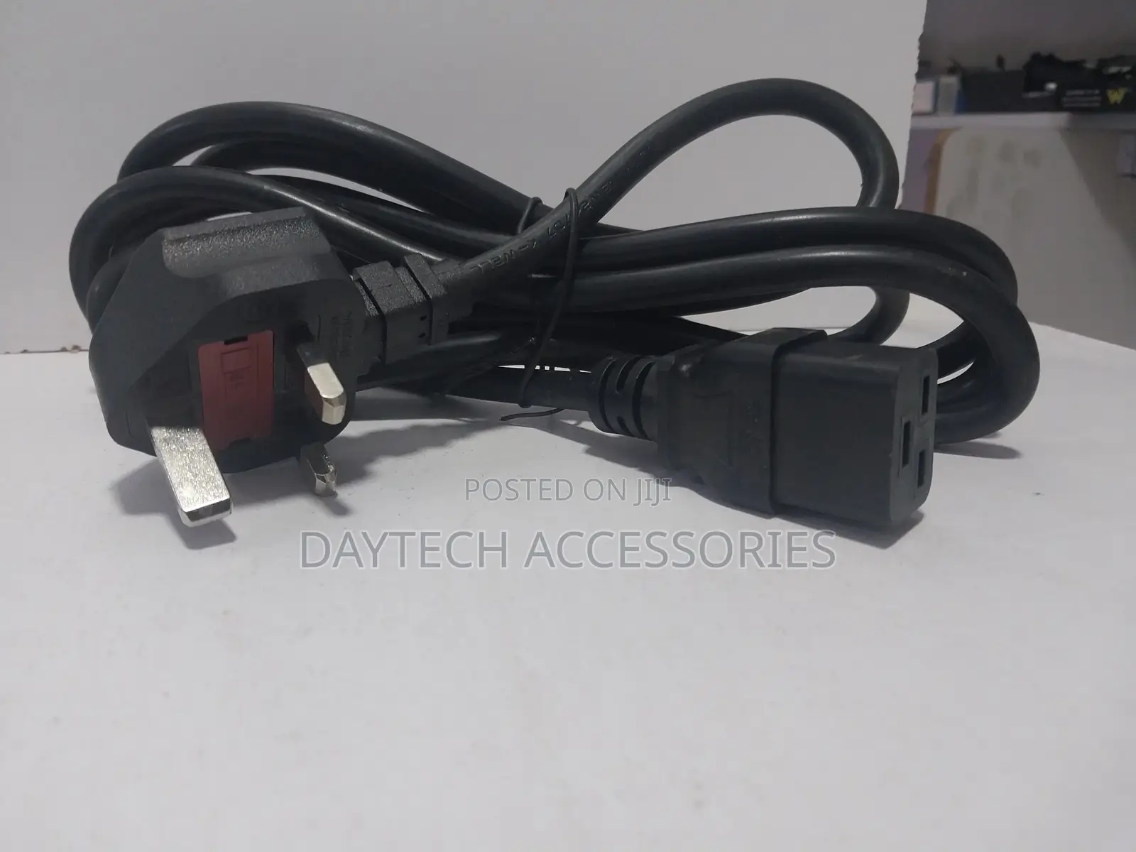 Ex Uk Standard 1.8m C19 Connector Power Cable With 3-Prong