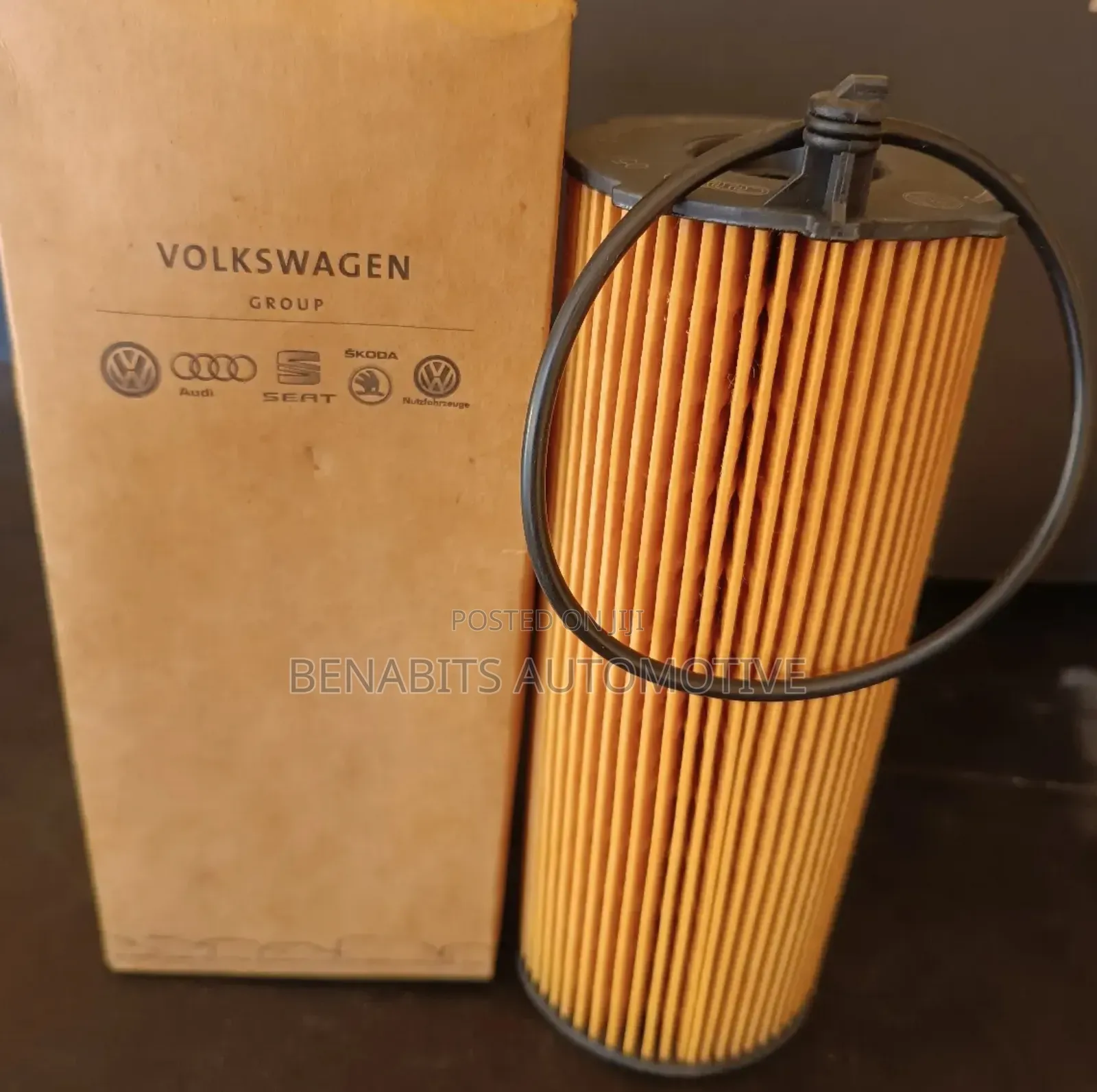 VW AUDI Oil Filter 057 115 561 M