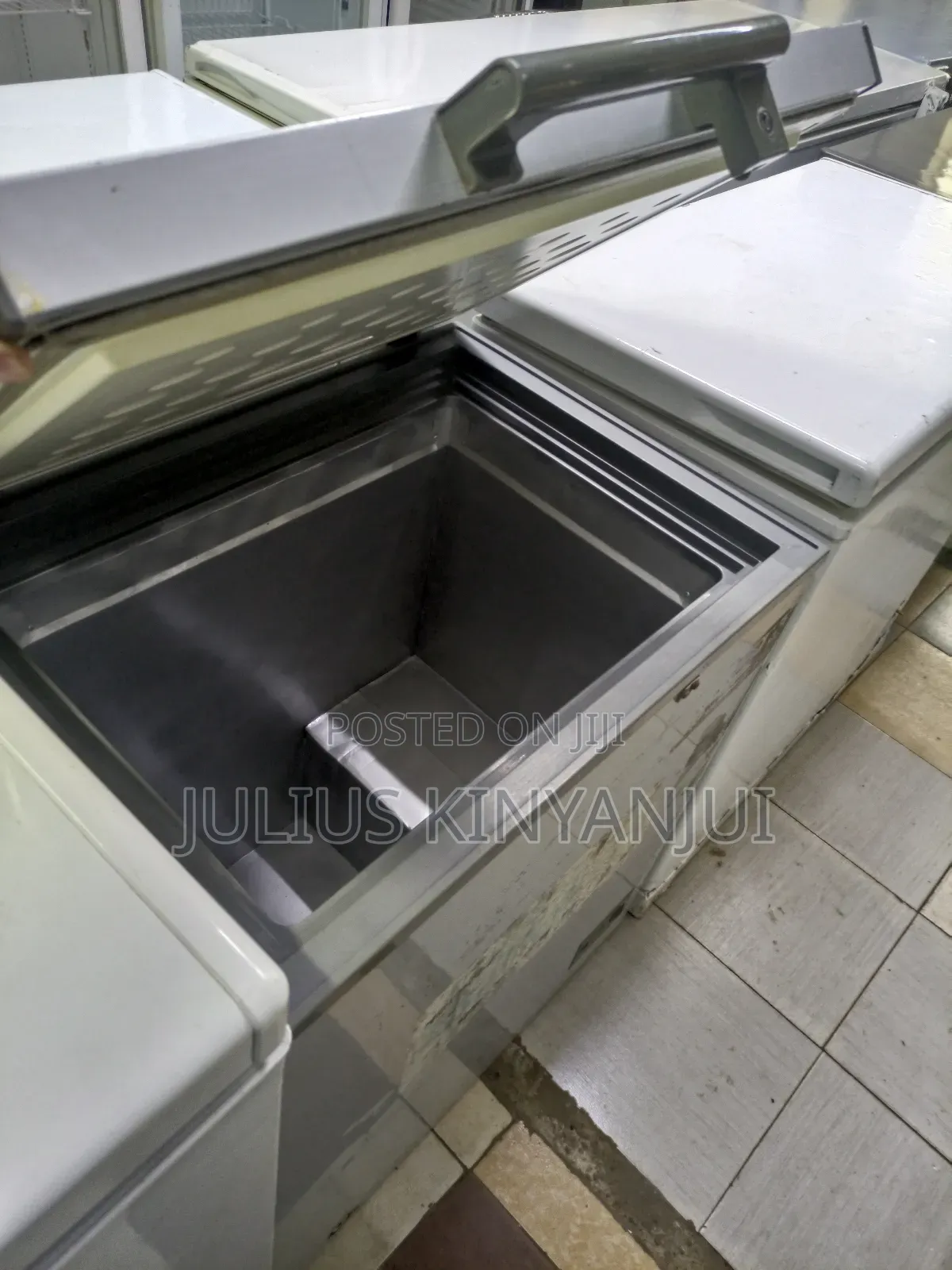 150L Von Hotpoint Deep Freezer