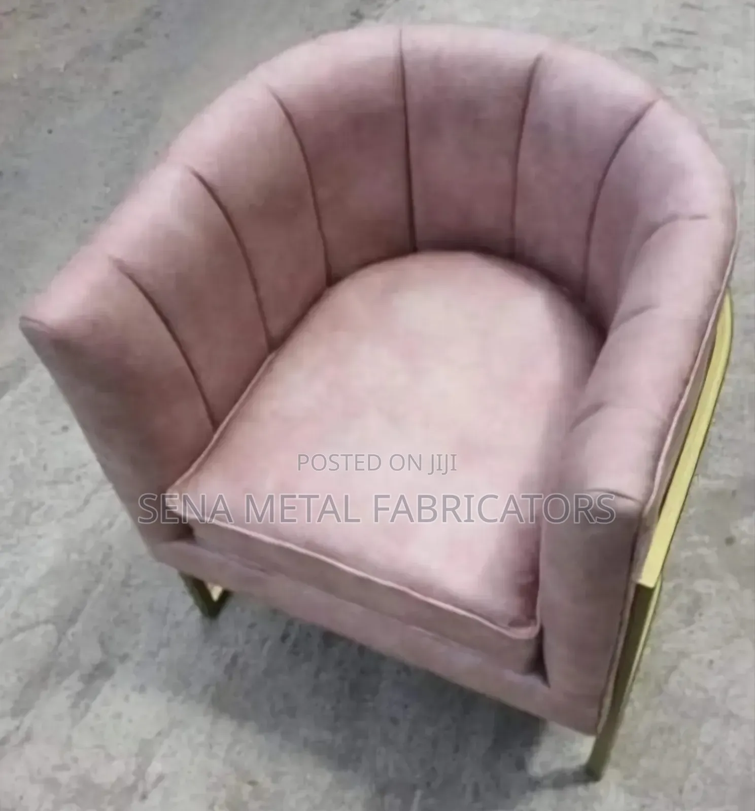 Elevate Your Salon With Our Beautiful Styling Chair.