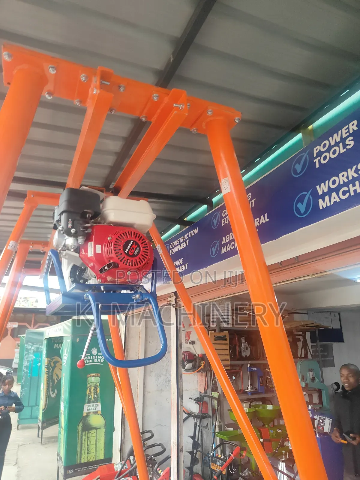 Concrete Crane/Lift/Hoist/Lifter One Tonne Honda Engine