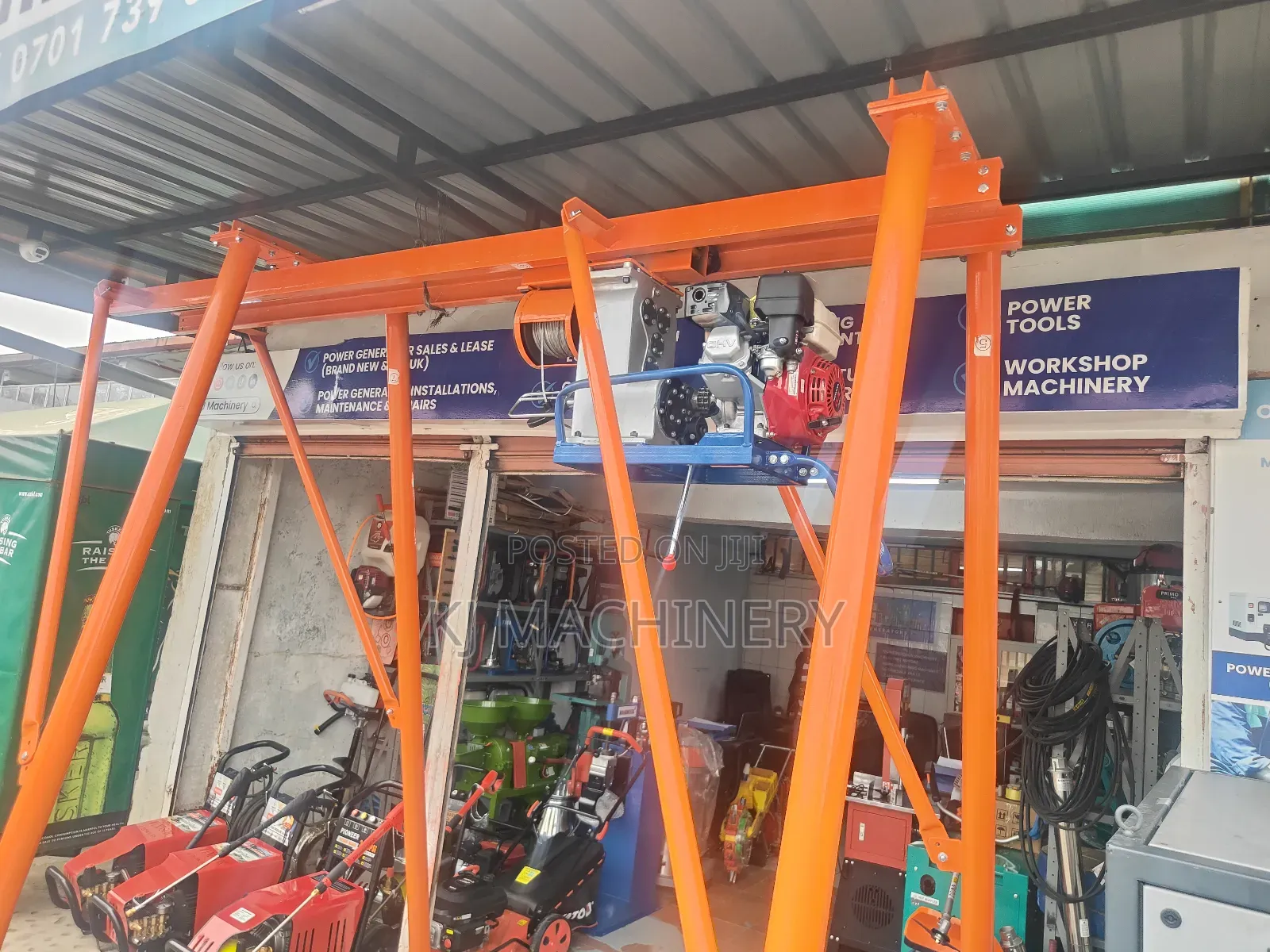 Concrete Crane/Lift/Hoist/Lifter One Tonne Honda Engine