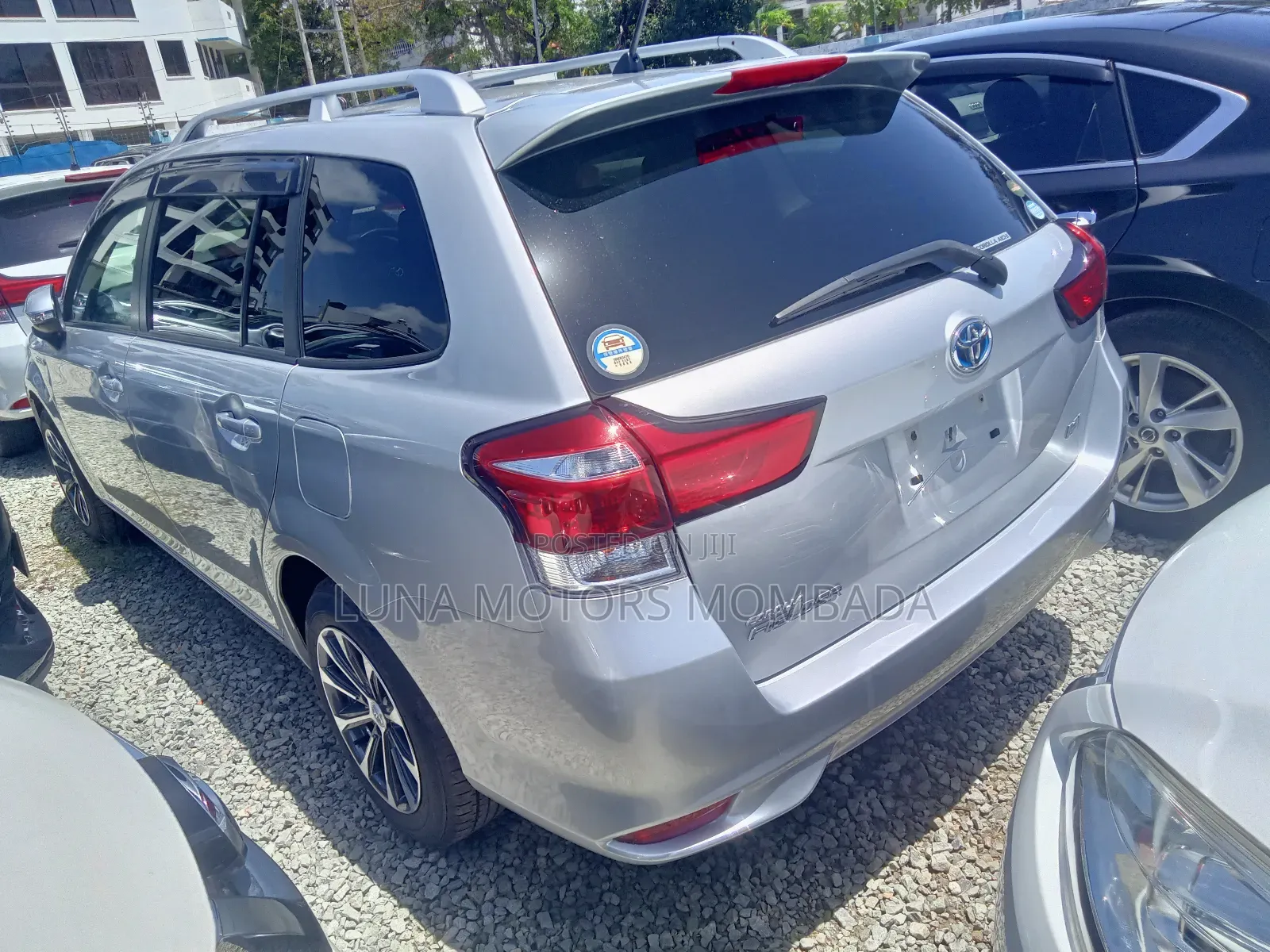 Toyota Corolla Fielder 2018 Silver