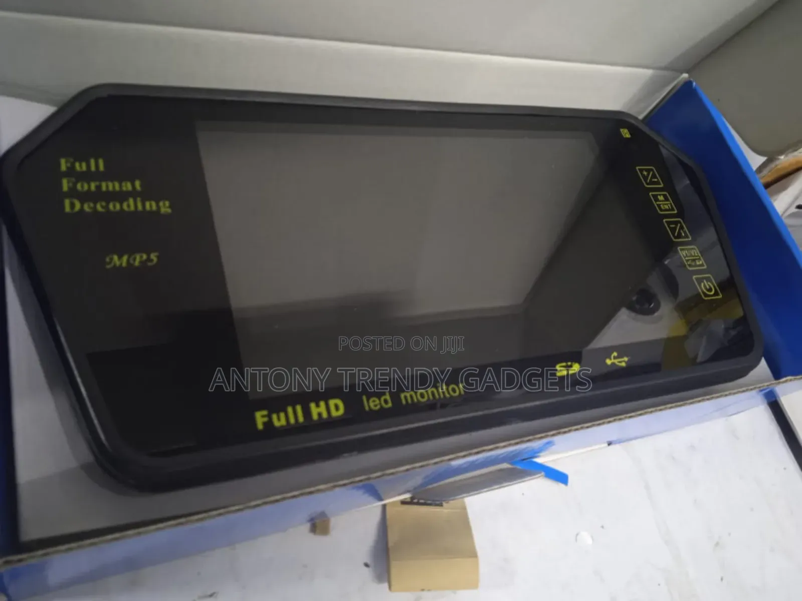 Vehicle Blackbox DVR With Reverse and Dashcam