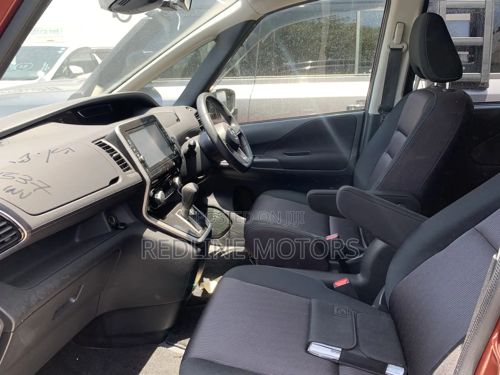 Nissan Serena 2017 Red