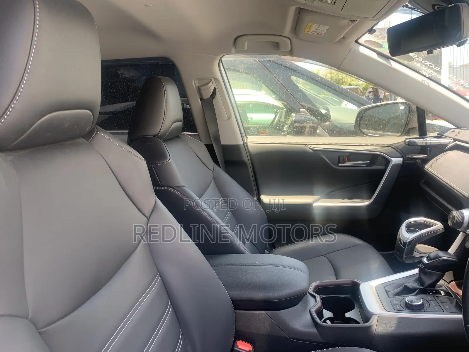 Toyota RAV4 LE FWD 2019 Silver