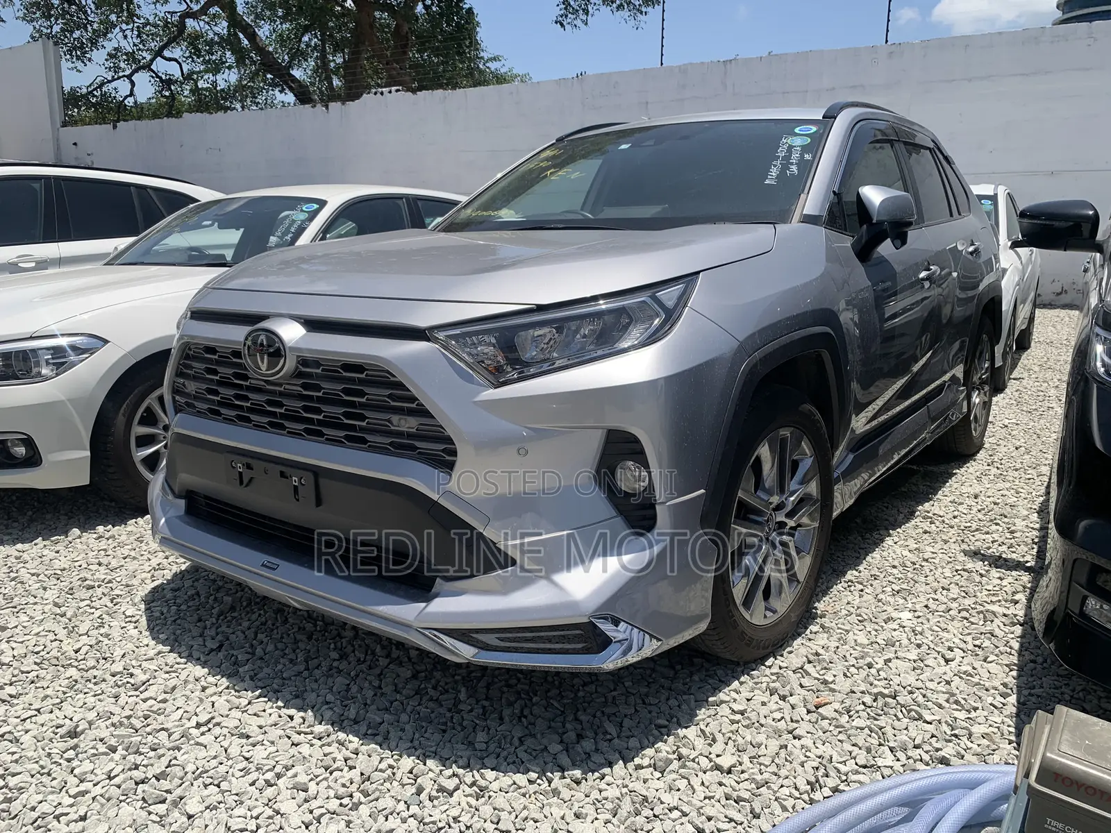 Toyota RAV4 LE FWD 2019 Silver