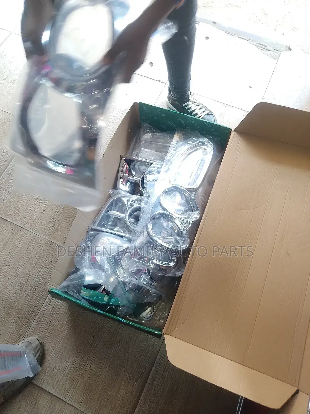 Box 7l / 9l Chrome Kit
