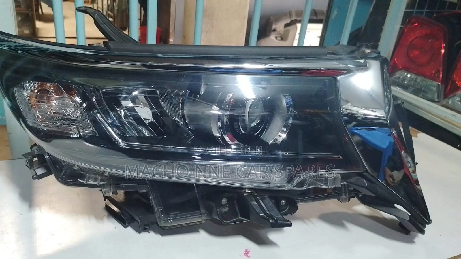 Toyota Landcruiser Prado 2018 Headlight