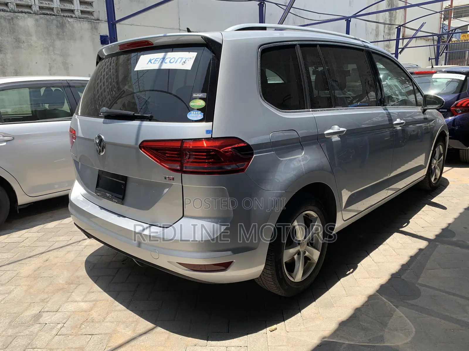 Volkswagen Touran 2017 Silver