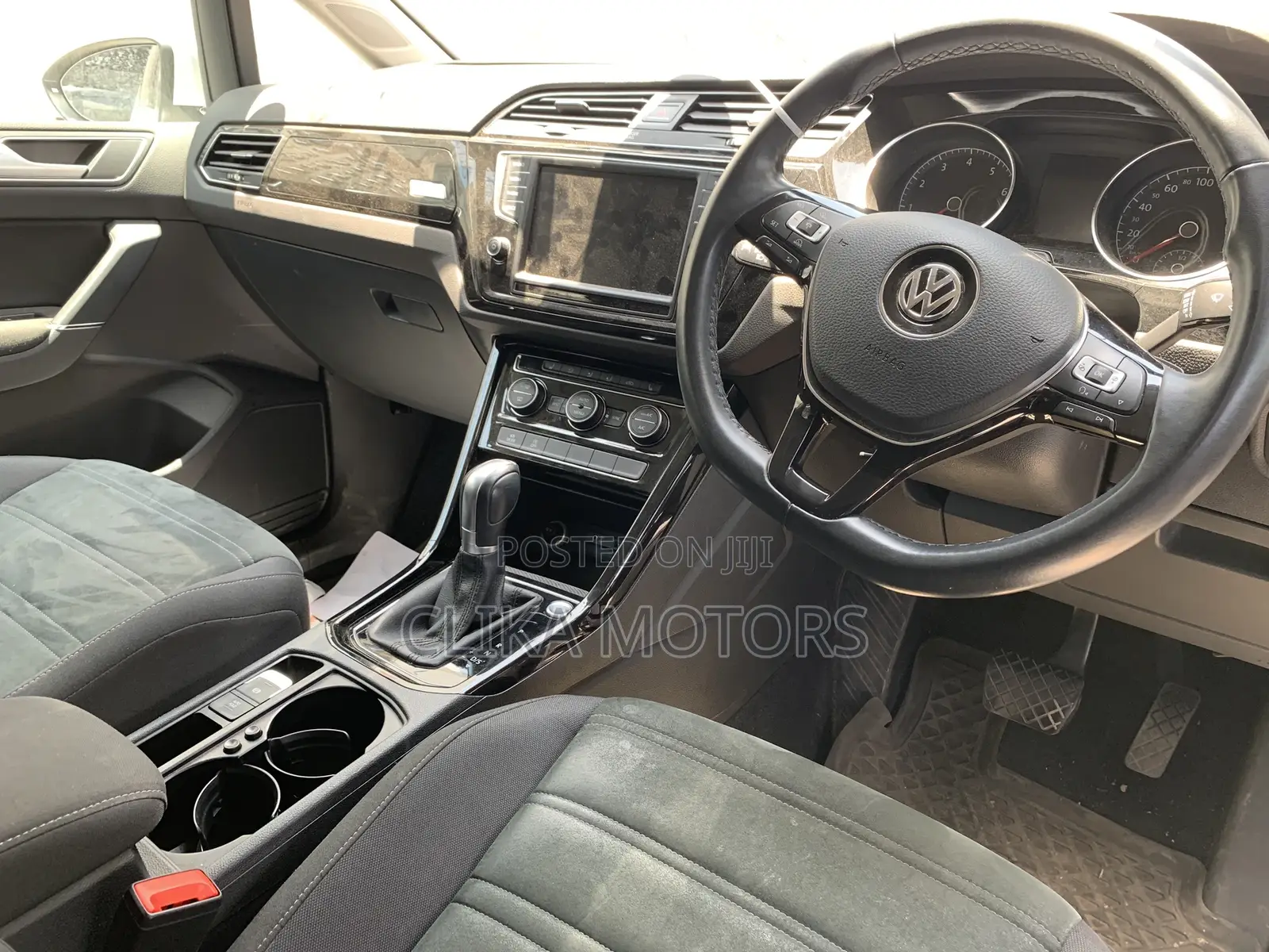Volkswagen Touran 2017 Silver
