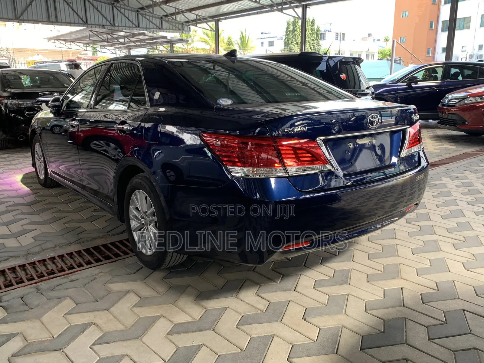 Toyota Crown 2017 Blue