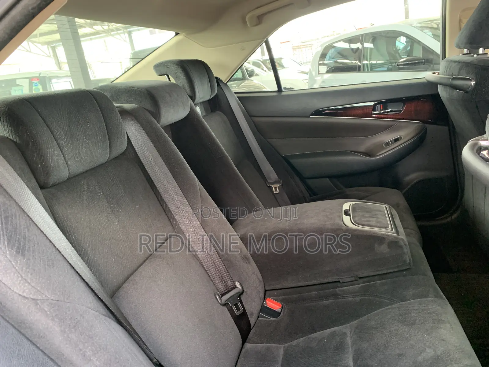 Toyota Crown 2017 Blue