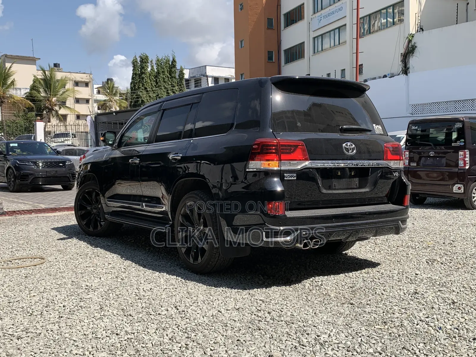 Toyota Land Cruiser 4.6 V8 ZX 2017 Black