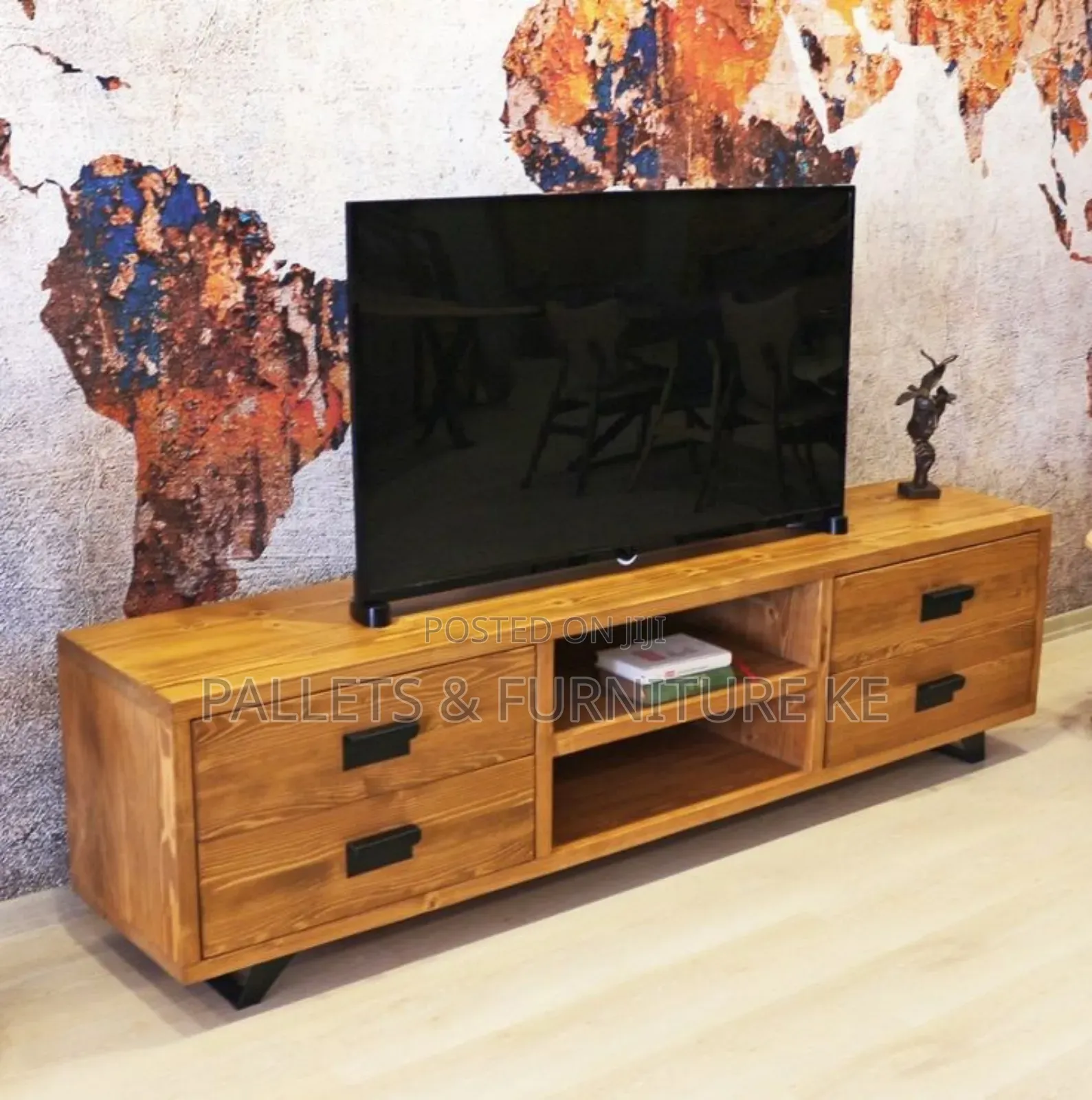 Crafted Comfort Stand