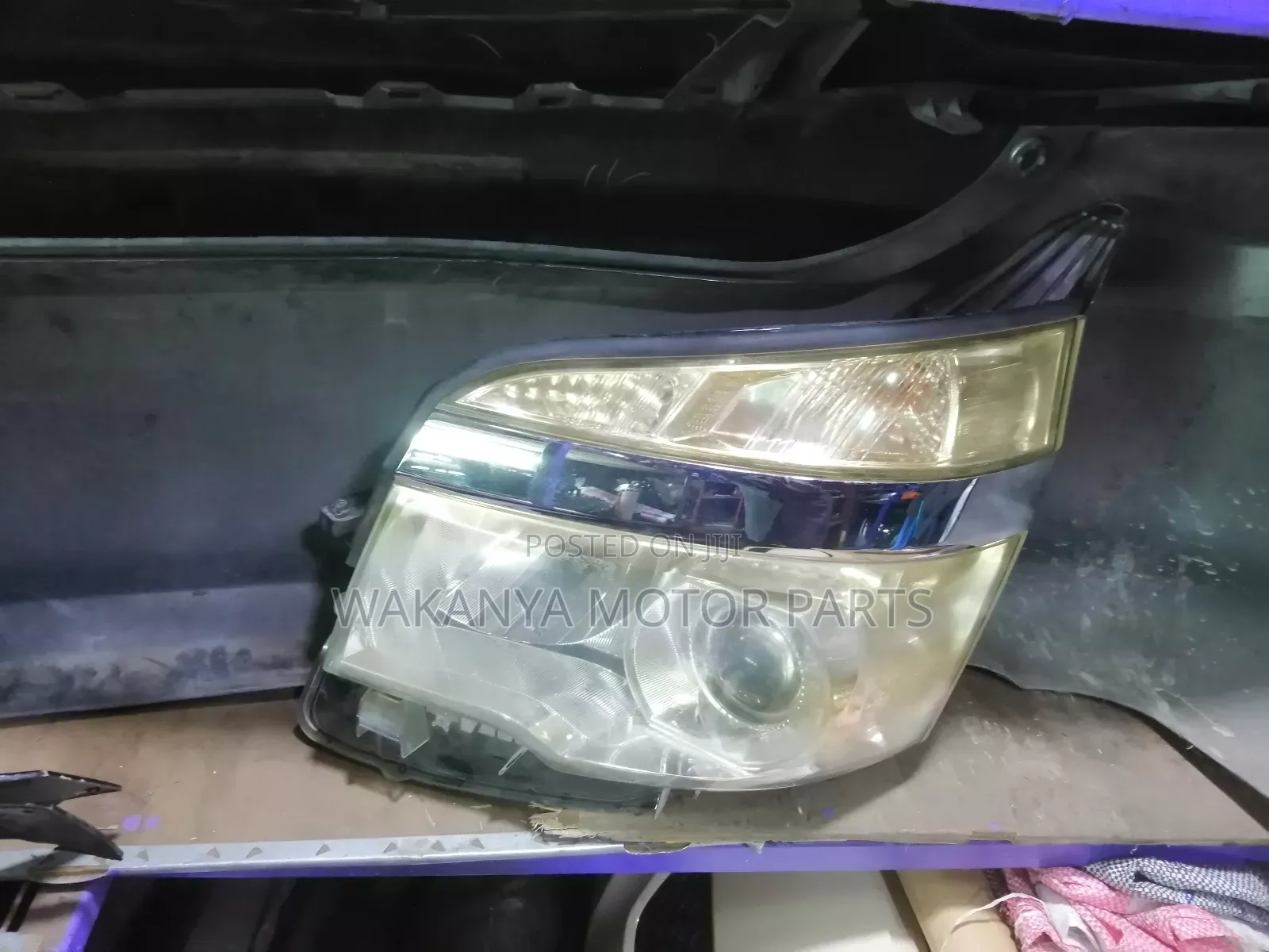 Toyota Voxy 2010 /2013 Xenon Headlight, Clean Ex Japan Parts