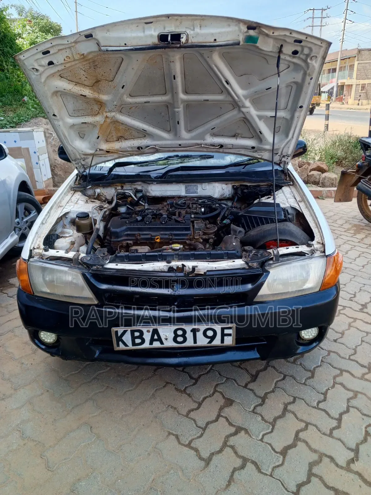 Nissan Advan 2001 White