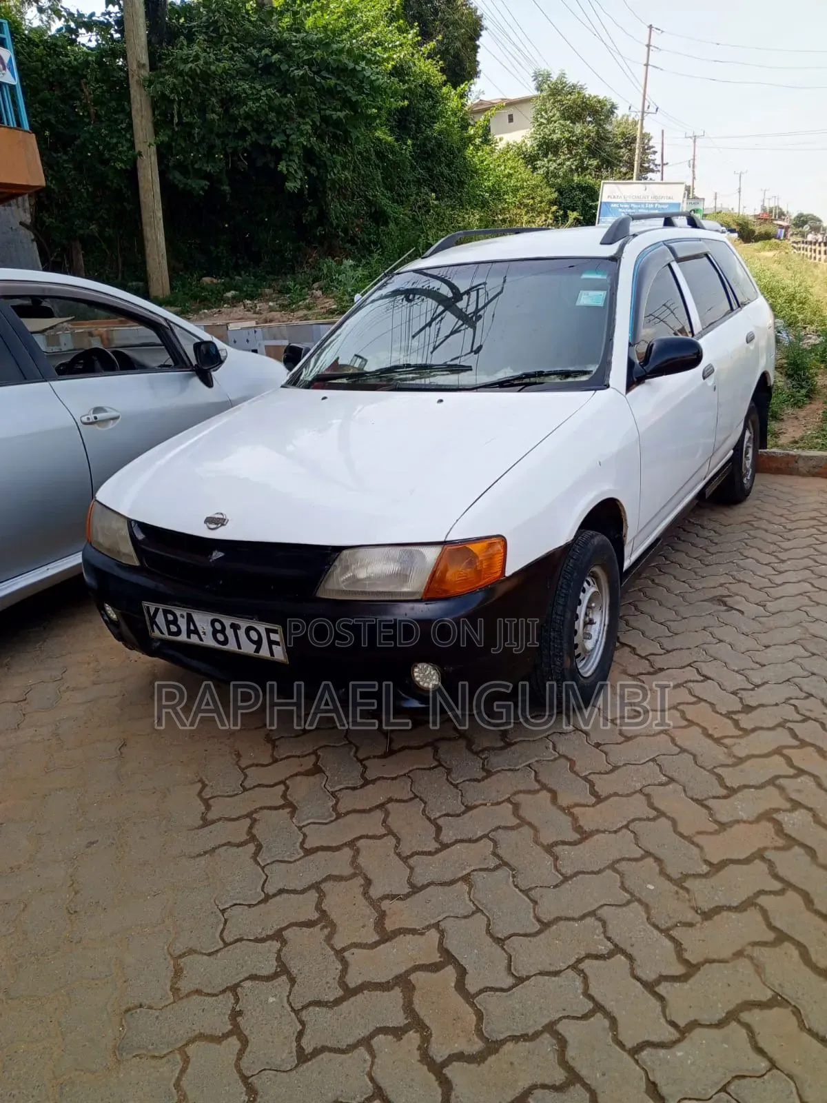 Nissan Advan 2001 White