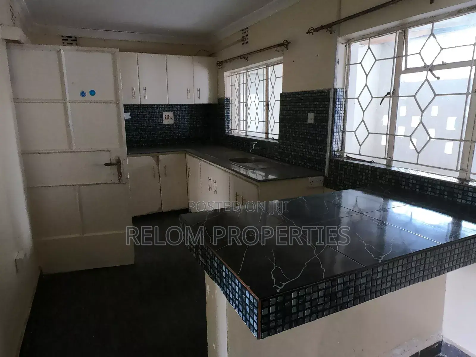 4bdrm Bungalow in Karen for rent