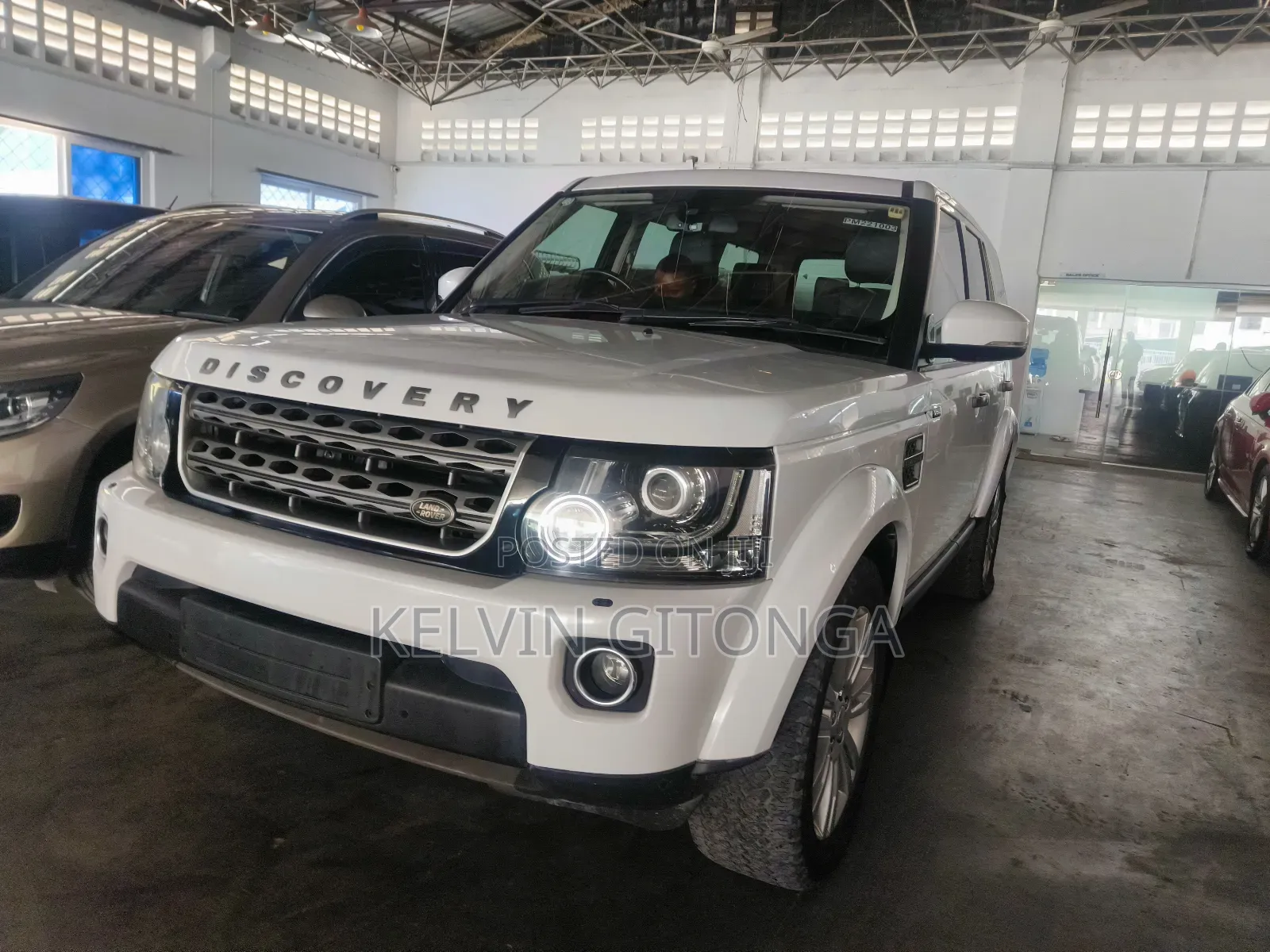 Land Rover Discovery Sport 2018 White