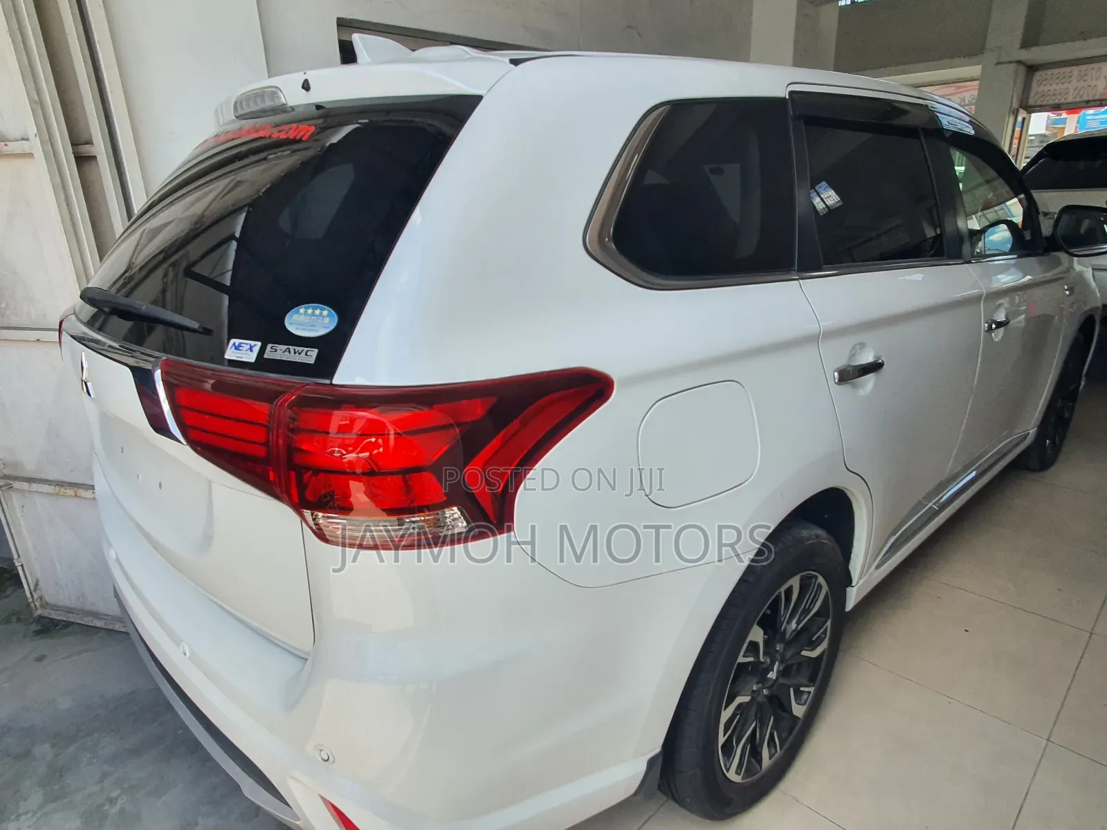 Mitsubishi Outlander 2018 White
