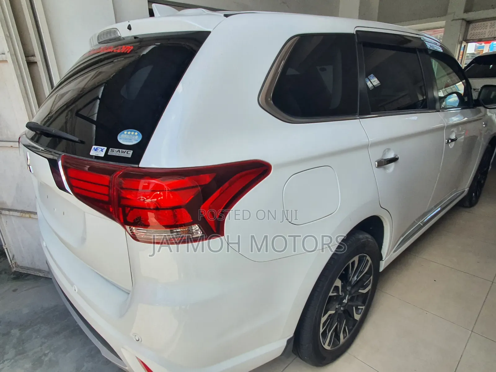 Mitsubishi Outlander 2018 White