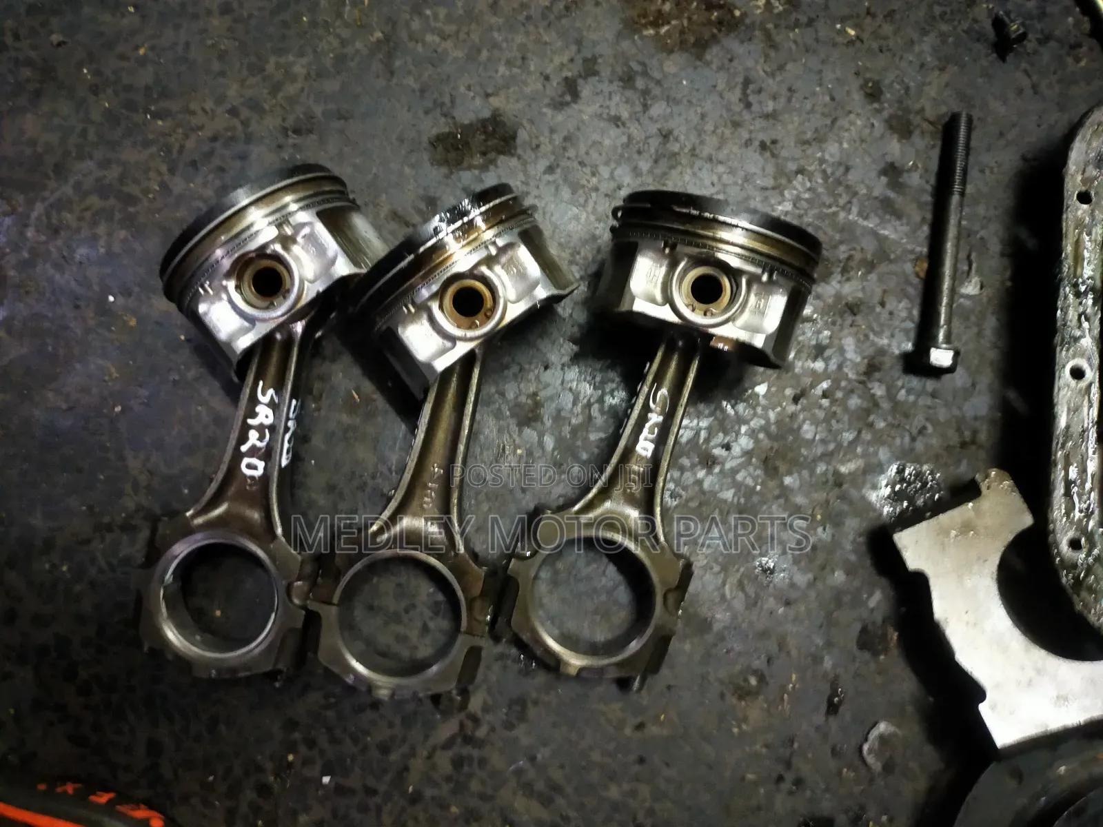 Nissan Xtrail SR20 Pistons and Conrods Complete