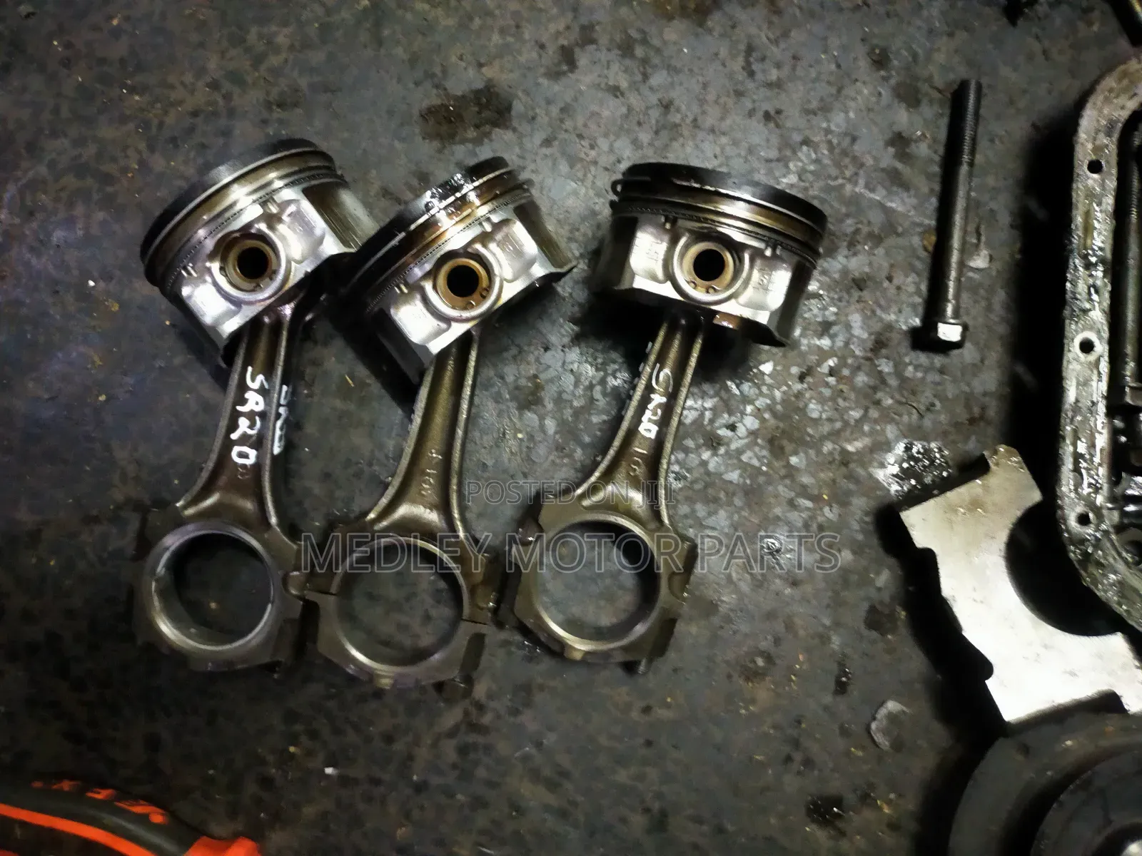 Nissan Xtrail SR20 Pistons and Conrods Complete