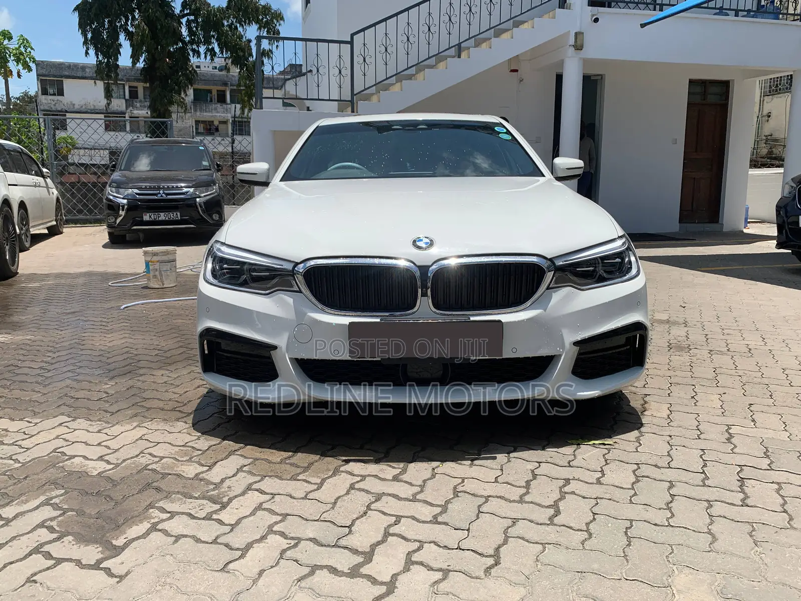 BMW 523i 2017 Off white