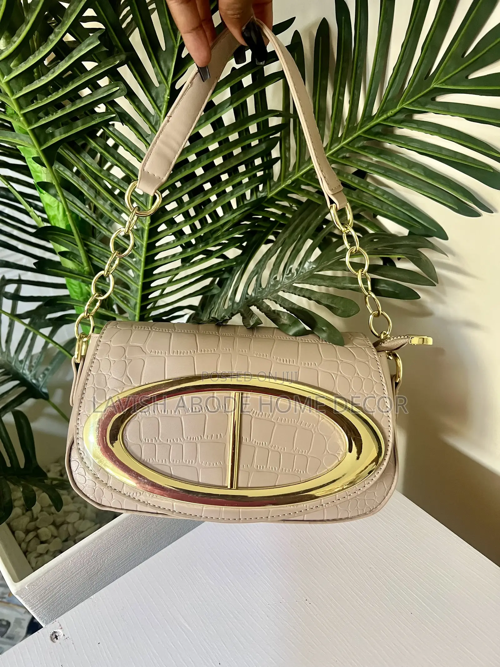 Stylish Beige Handbag Gift Idea for Her