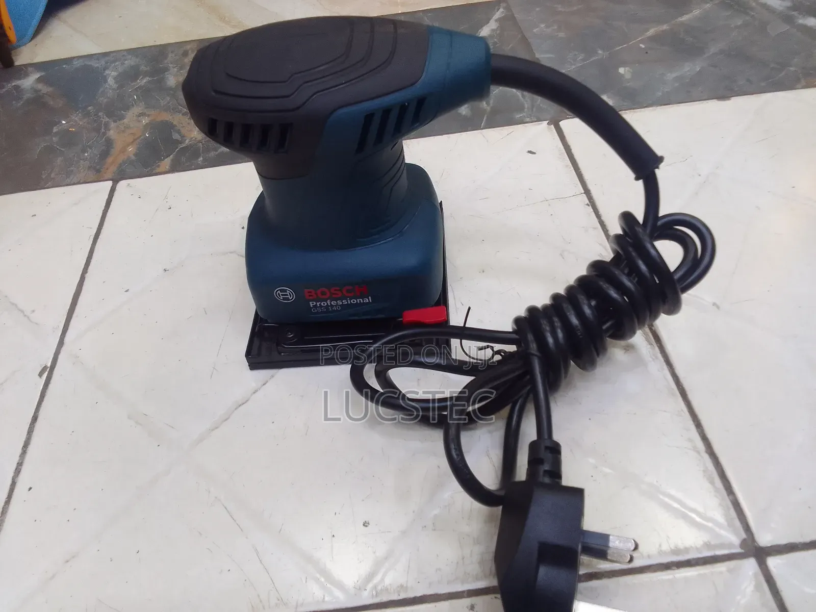 Bosch GSS 140 Finishing Sander 220W