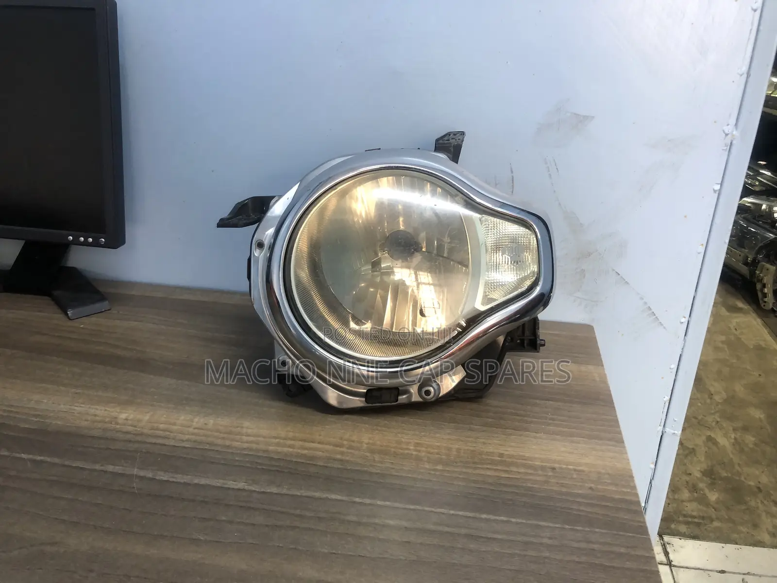 Suzuki Hustler 2016 Non Xenon Headlight