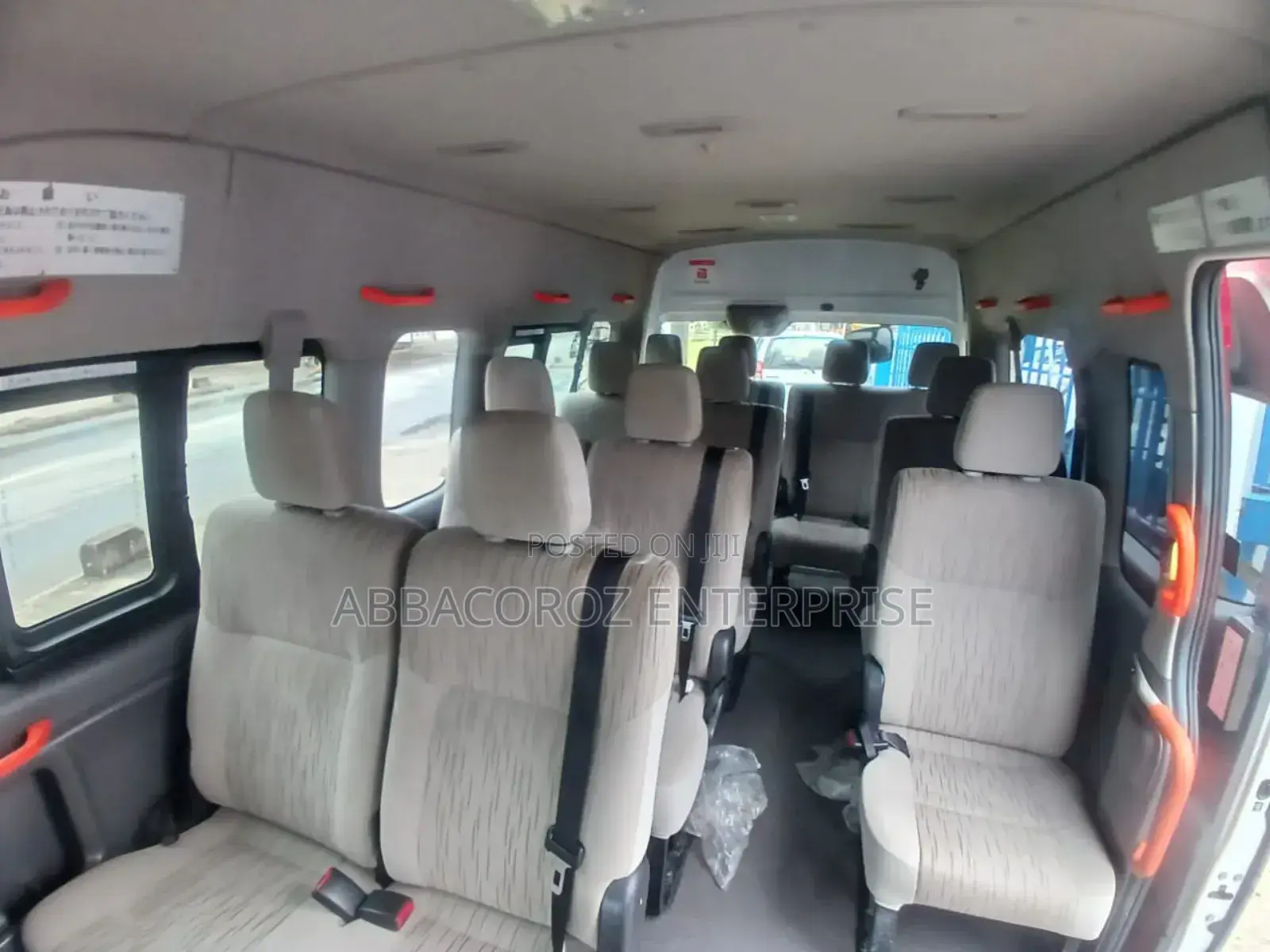 Nissan Caravan (Urvan) 2017 Red