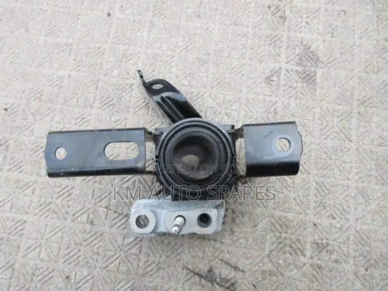 Toyota Ratics Engine Mount.