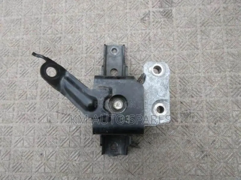 Toyota Ratics Engine Mount.