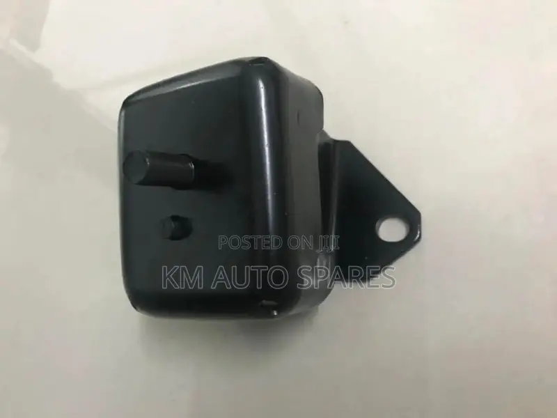 Toyota Rush Engine Mount.