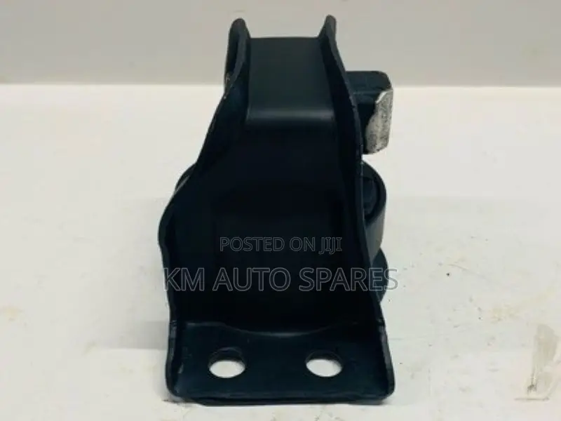 Nissan Bluebird Engine Mount.