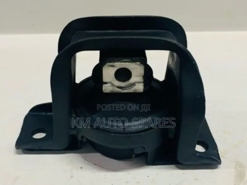 Nissan Bluebird Engine Mount.