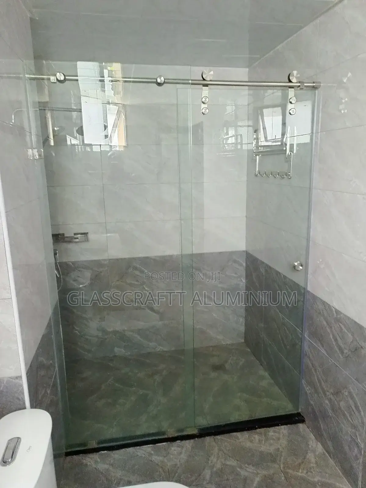 Framless Sliding Cubicle