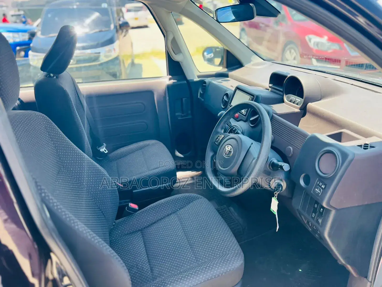 Toyota Spade 1.5 2017 Purple