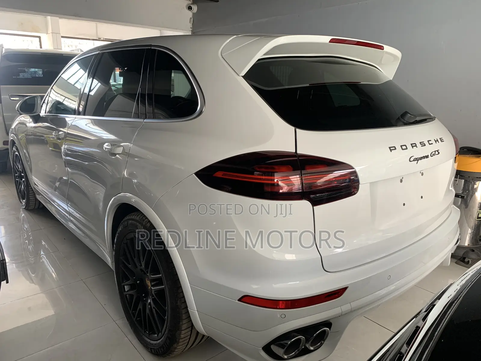 Porsche Cayenne GTS AWD 2018 Pearl