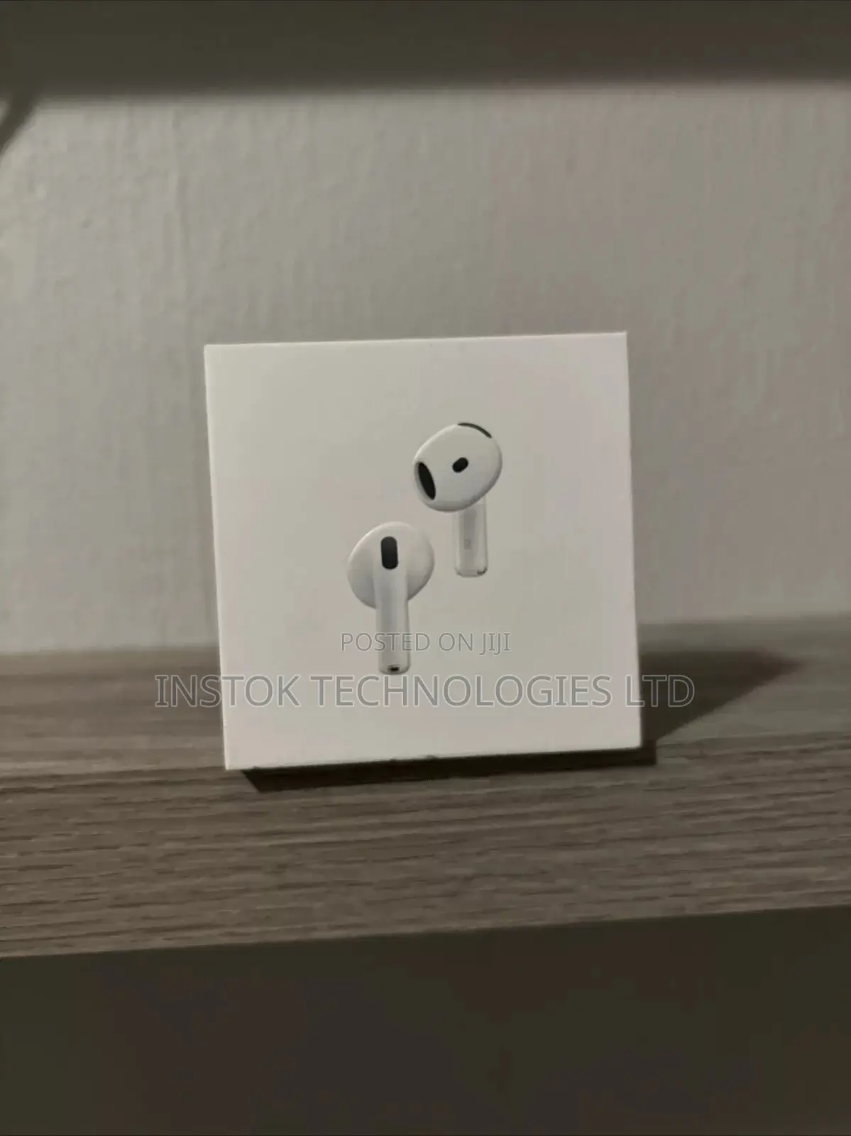 Apple Airpods 4 With Active Noise Cancellation