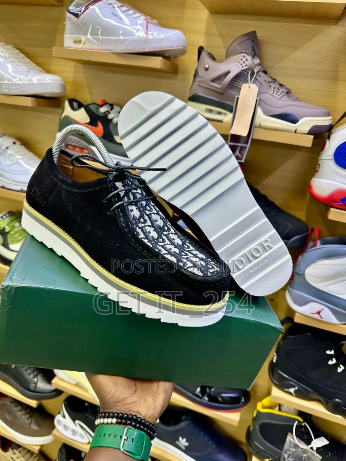 Clarks Dior Restocked
Size 39-45
